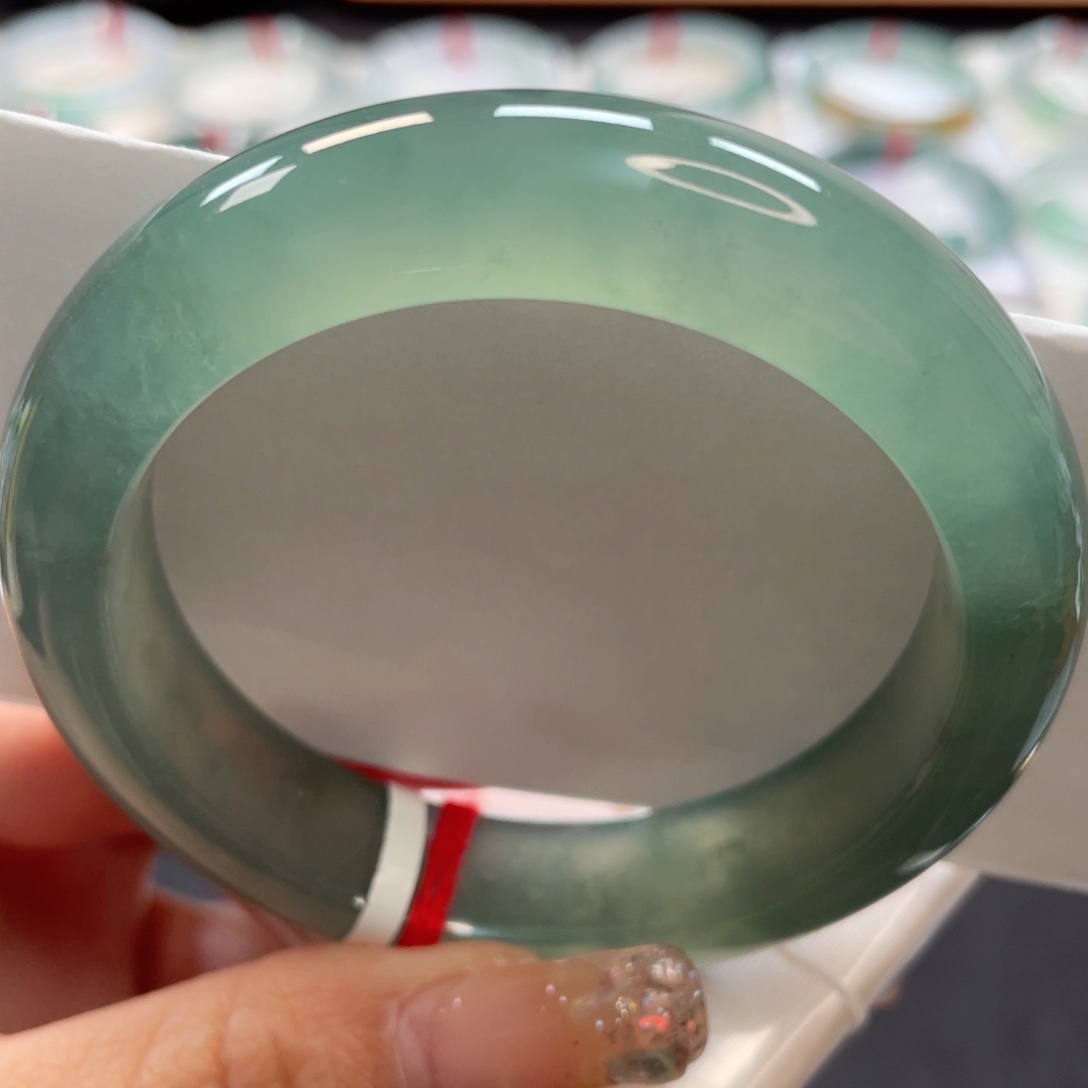 【闪购商品】翡翠手镯未镶嵌55.5冰种啤酒瓶绿强光