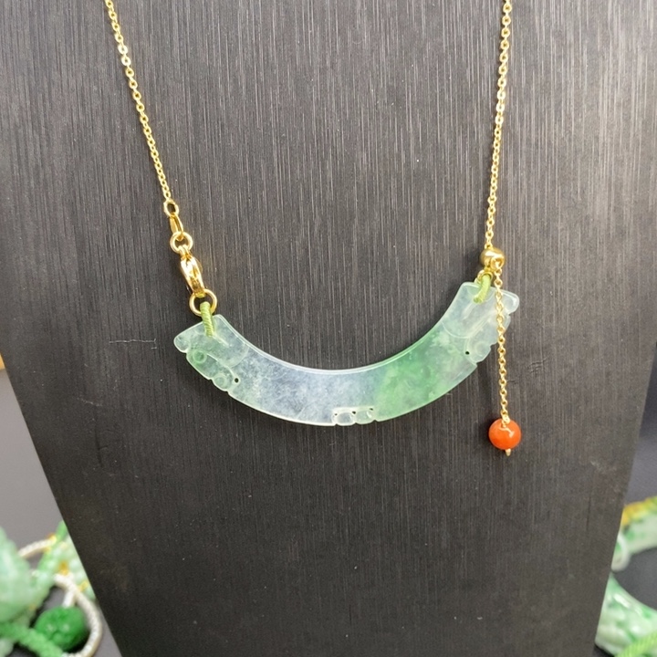 翡翠颈饰未镶嵌吊坠