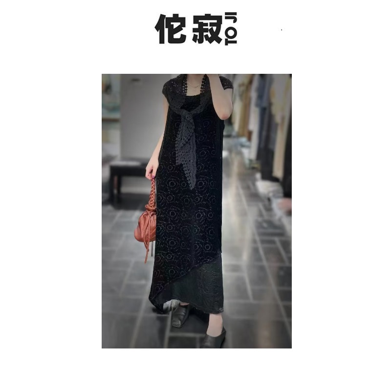 佗寂时尚文艺百搭黑色气质长款休闲显瘦丝绒吊带连衣裙AEN3L561