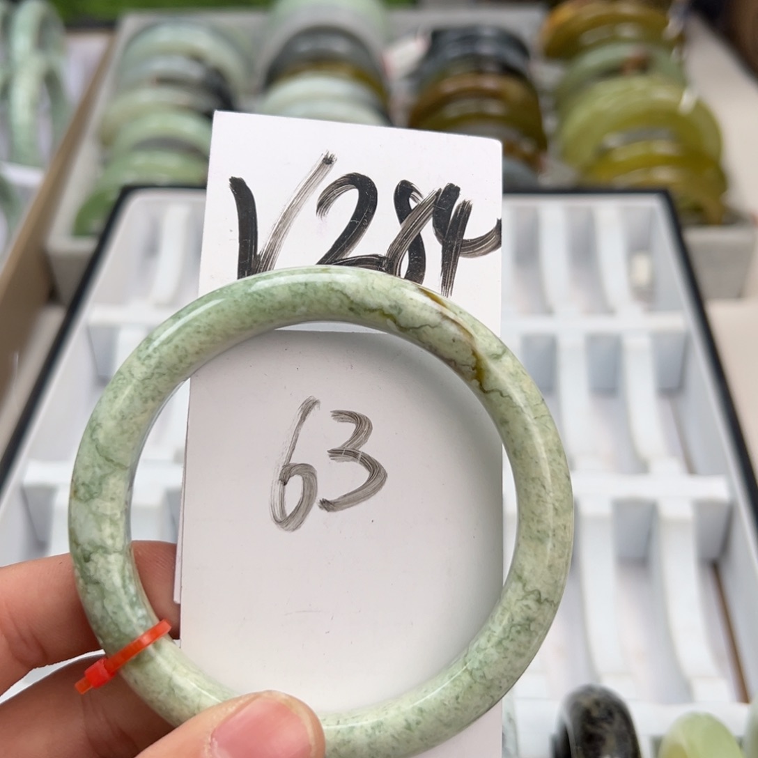 岫玉手镯未镶嵌天然岫玉