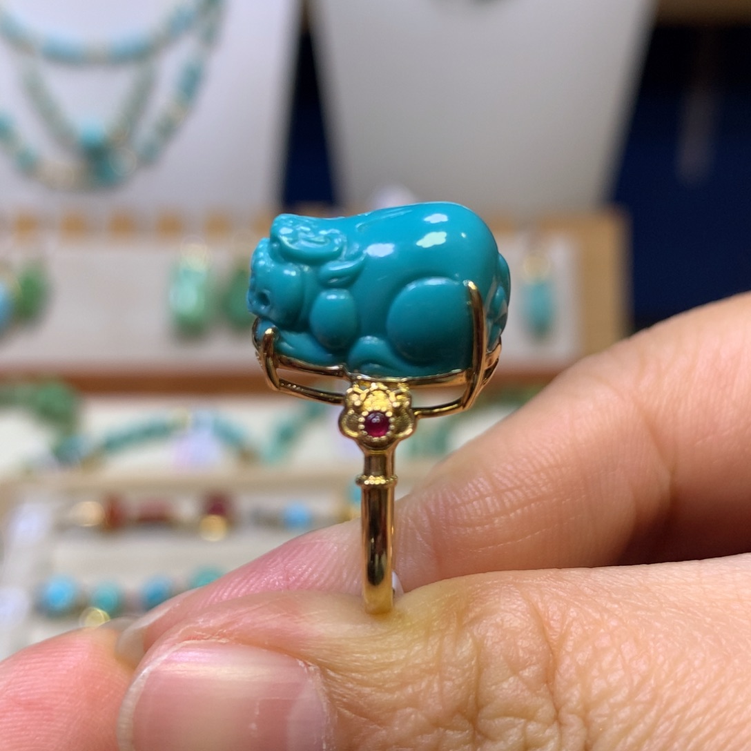 绿松石18K金镶嵌戒指