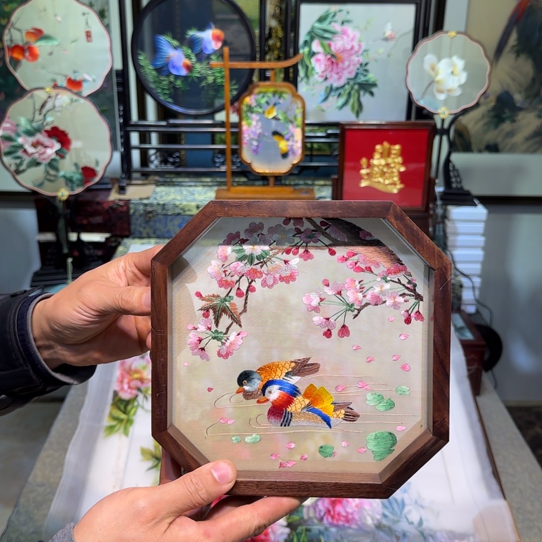 刺绣刺绣工艺精湛