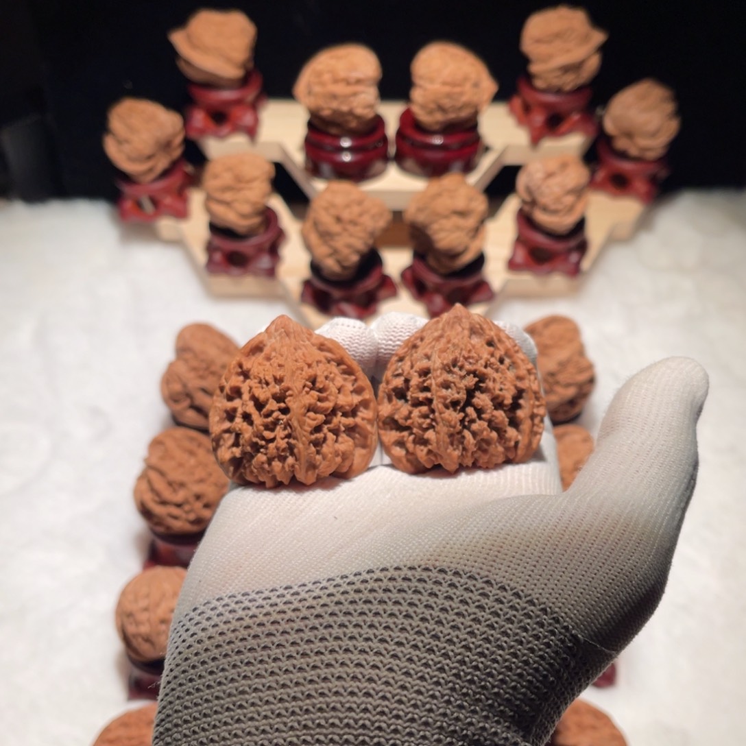 文玩核桃吊坠全品正三角满天星核桃尺寸44