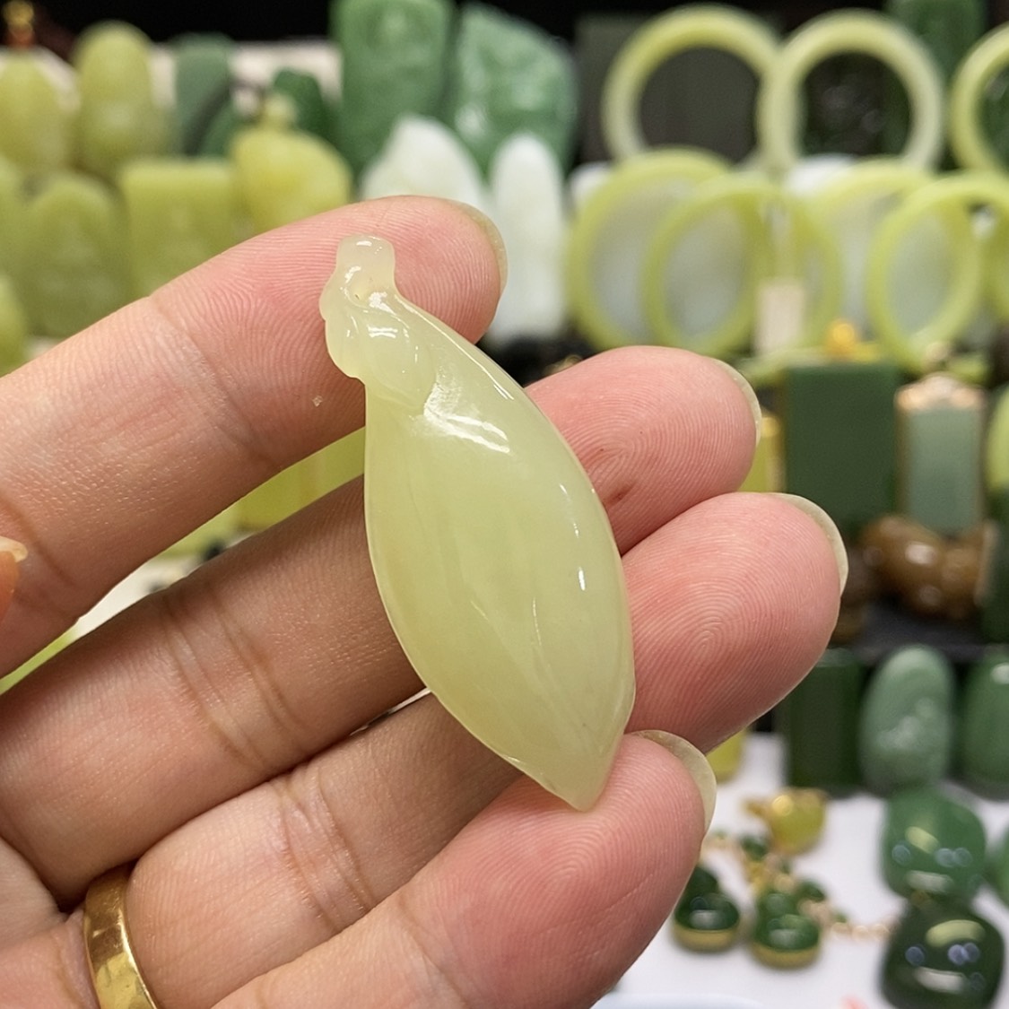 【闪购商品】颈饰未镶嵌和田玉