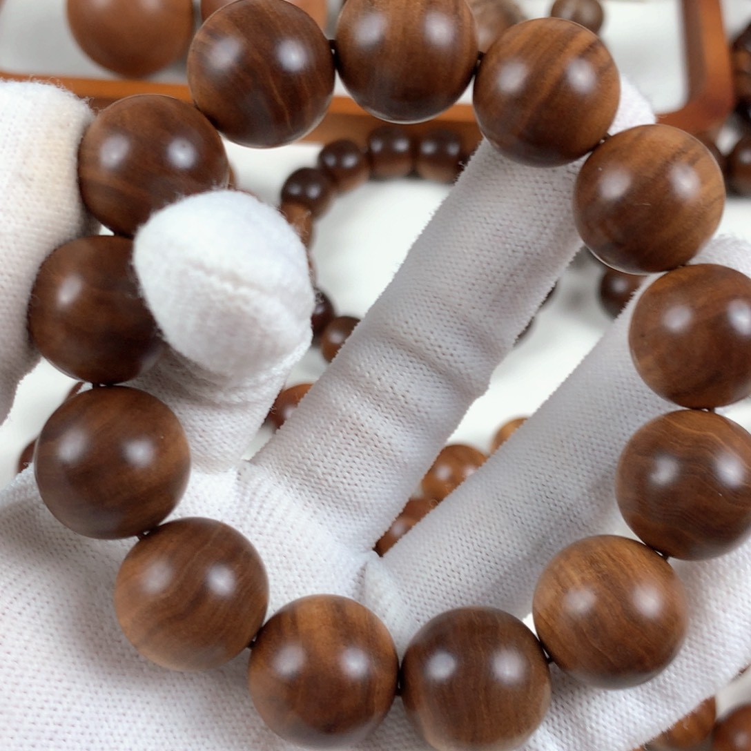 霞***晨木质类檀香木老山檀香檀香王18.奶香