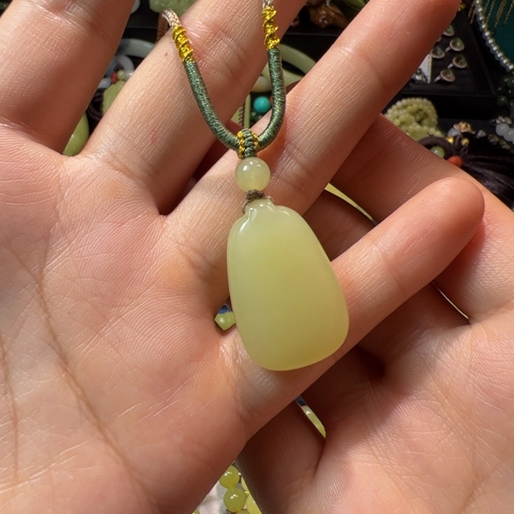 和田玉（黄玉）颈饰未镶嵌