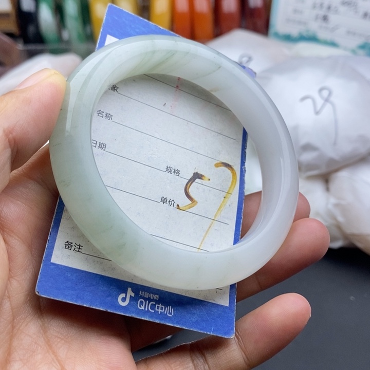 未镶嵌手镯石英质玉