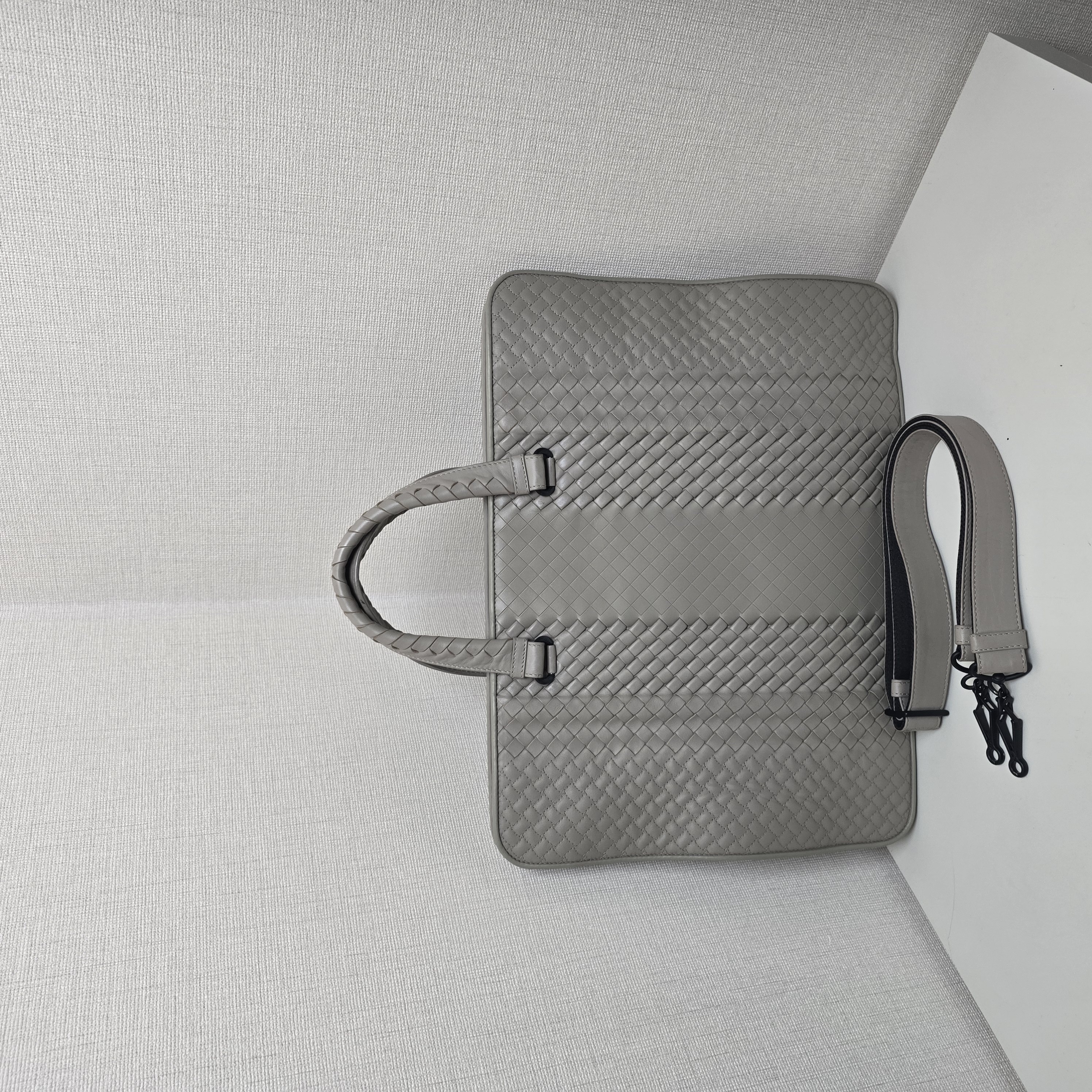 99新 BOTTEGA VENETA/葆蝶家 98新葆蝶家帝王系列高公价手提包
