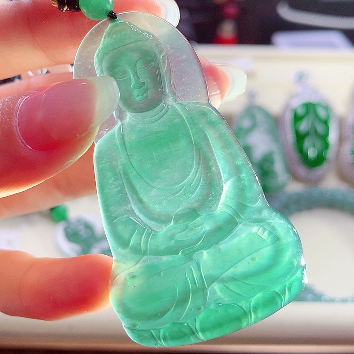 翡翠颈饰未镶嵌天然