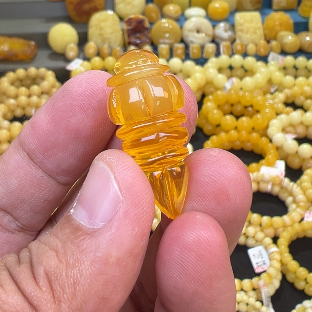 蜜蜡未镶嵌裸石2.85克