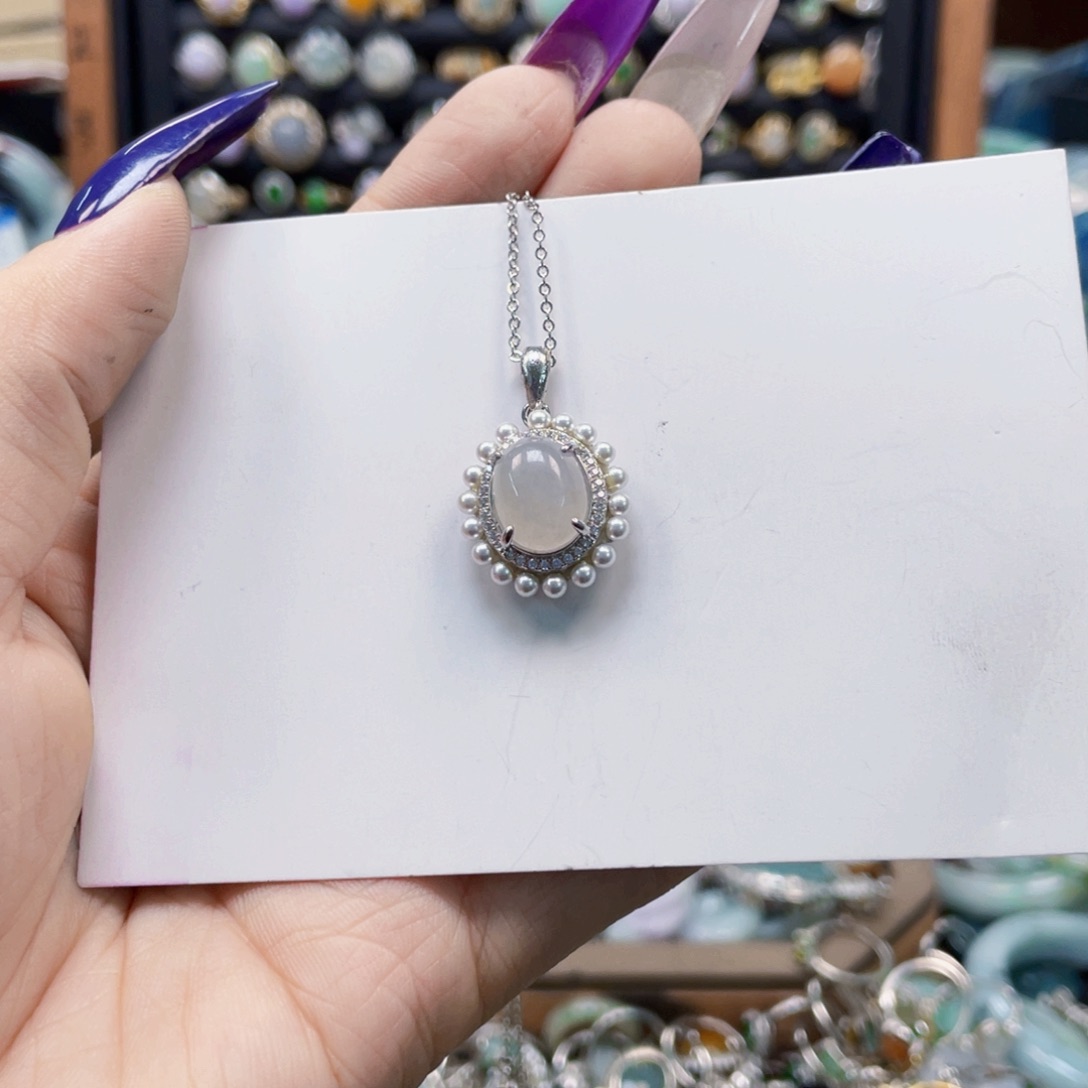 翡翠颈饰未镶嵌天然翡翠Ａ货