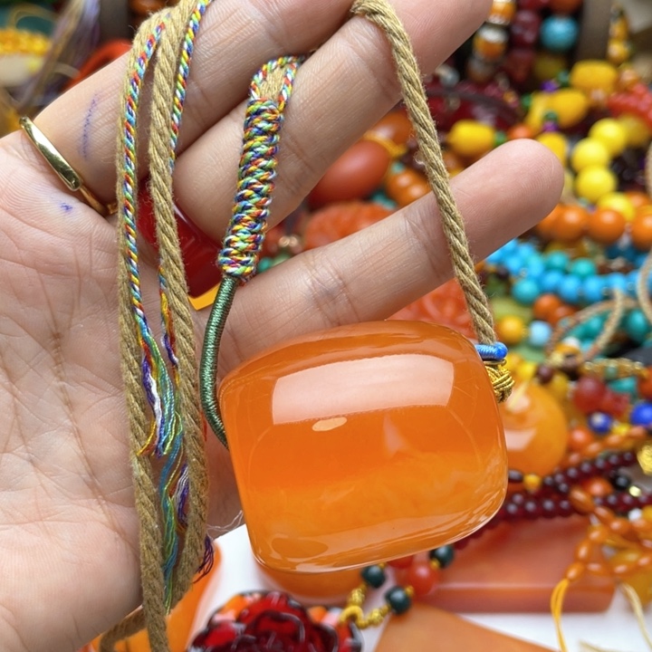 树脂制品1号桶珠吊坠