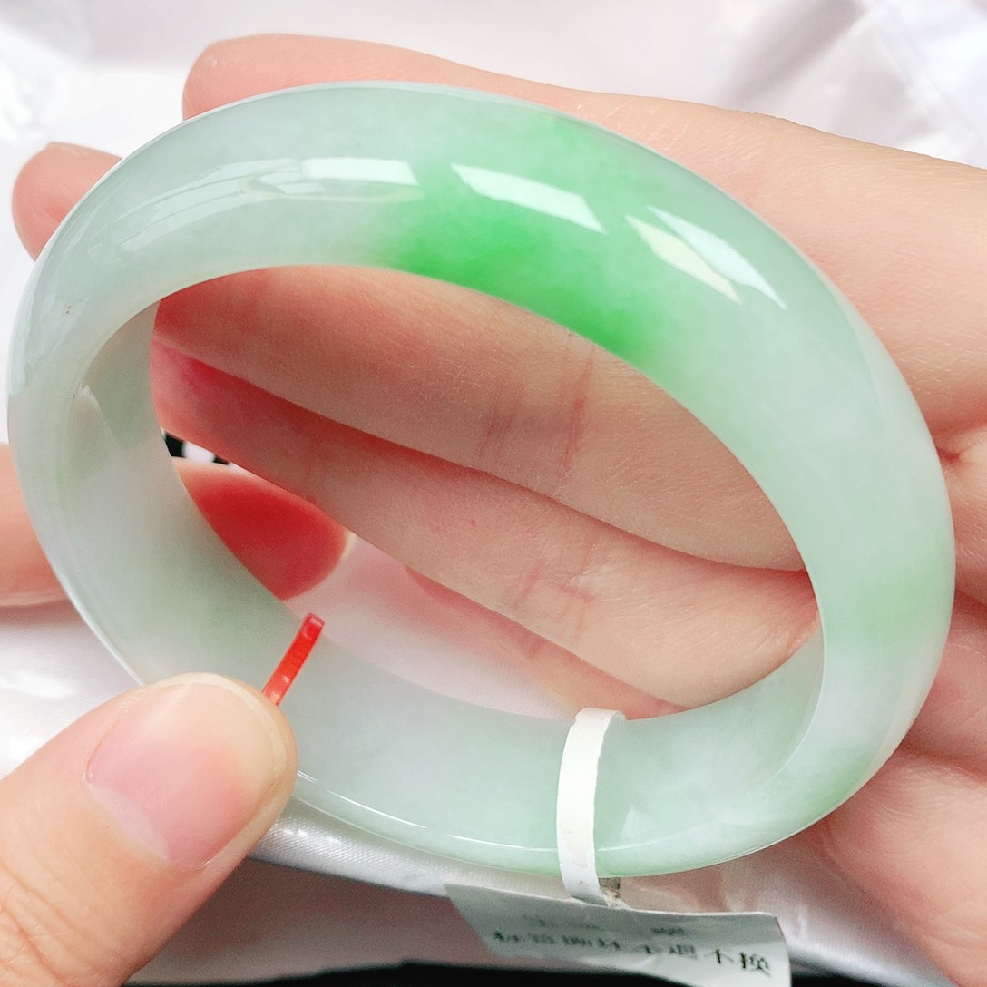 翡翠手镯未镶嵌抖音650