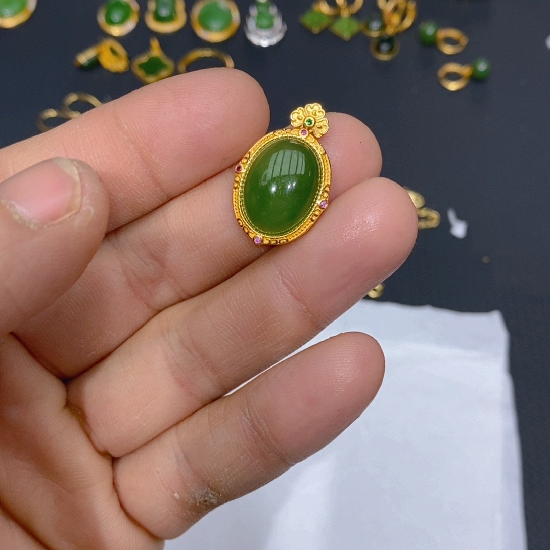 和田玉（碧玉）颈饰银S925镀金镶嵌