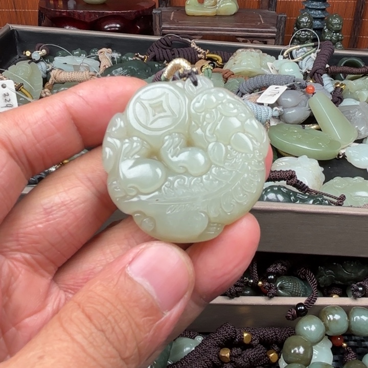 和田玉吊坠未镶嵌