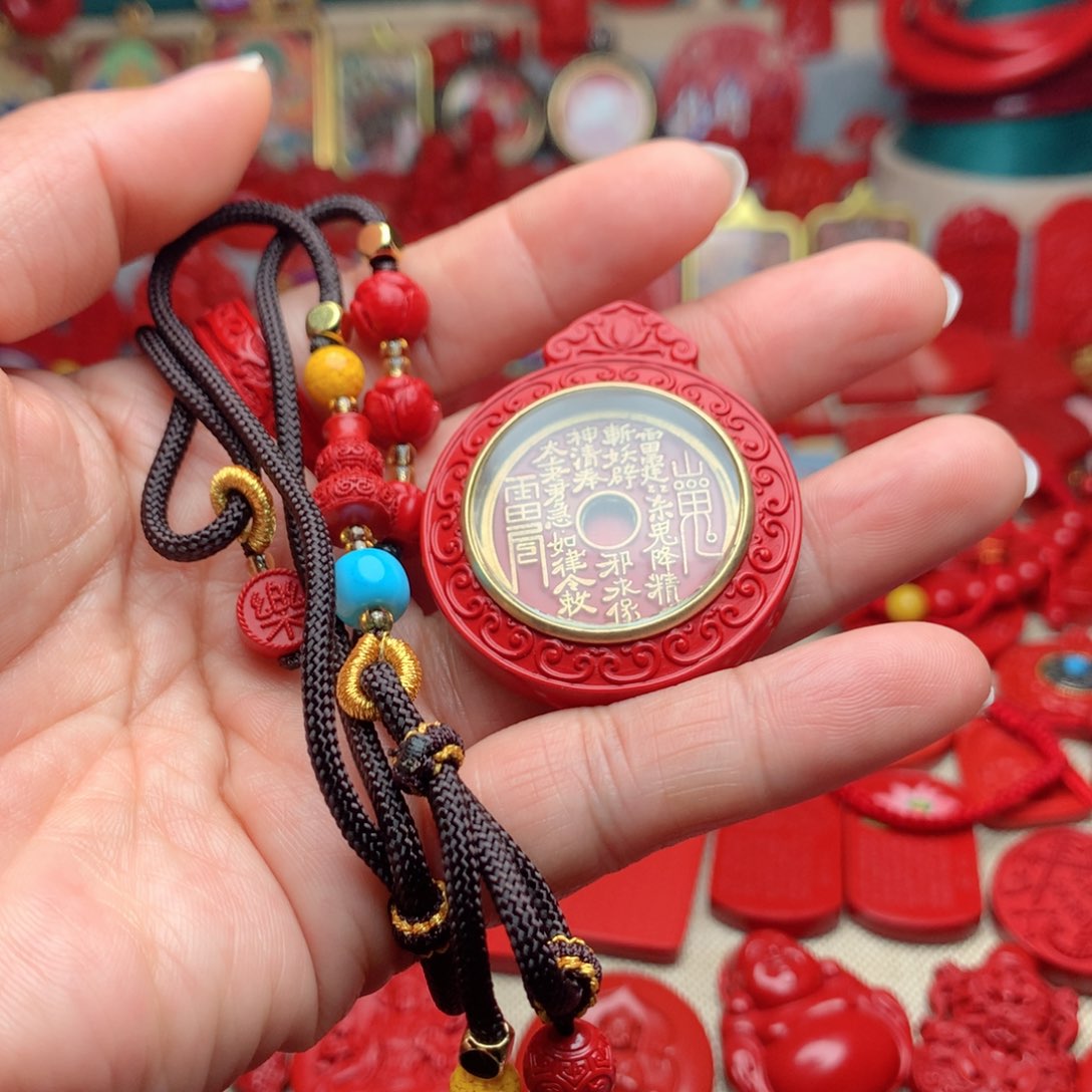 天然辰砂工艺品朱砂吊坠