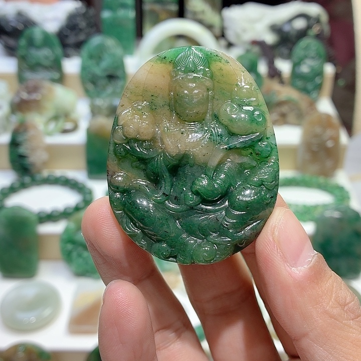 独山玉未镶嵌颈饰