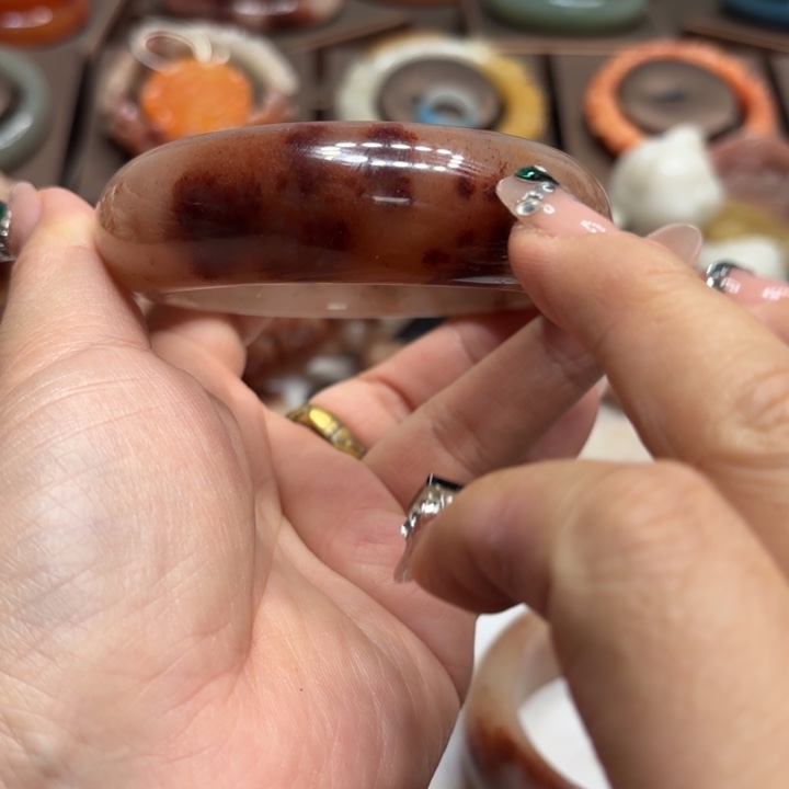 平***姐石英质玉未镶嵌手镯