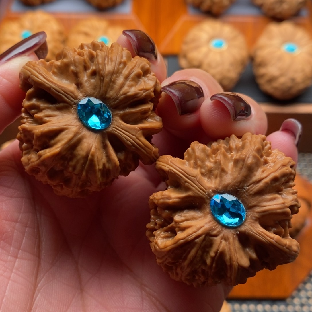 文玩核桃把件38尺寸白狮子