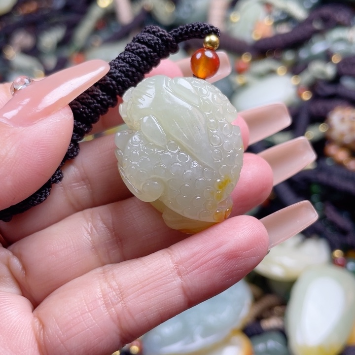 和田玉颈饰未镶嵌