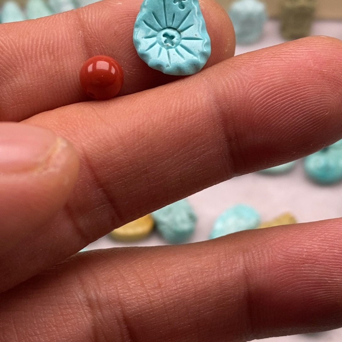 粉***兔南红玛瑙未镶嵌珠宝半成品