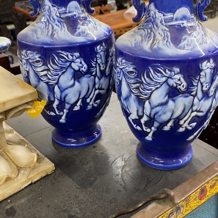 陶八骏图手工雕刻瓷