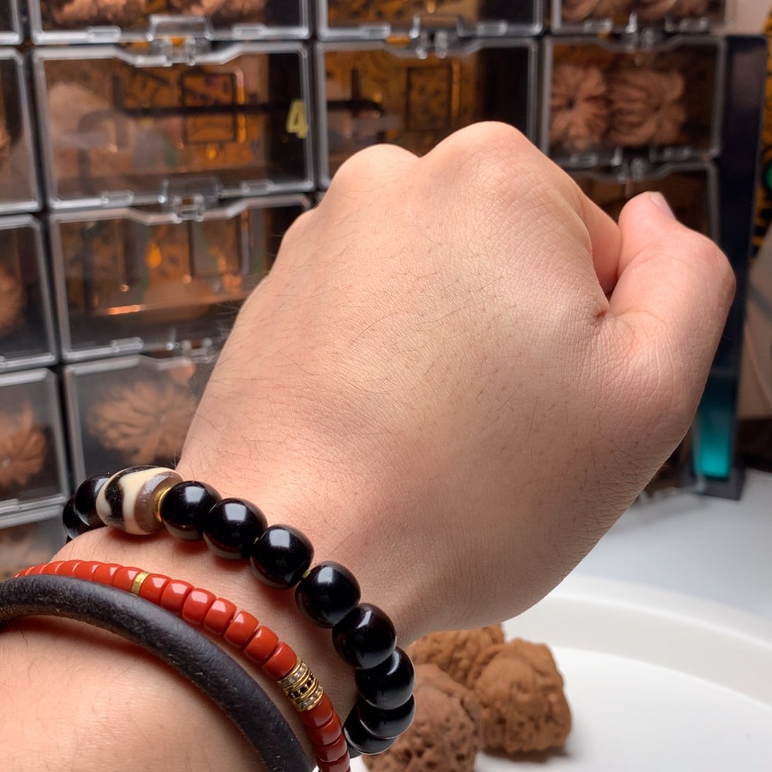 桃核把件銘****白狮子 666888