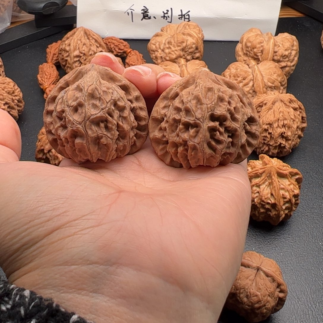 文玩核桃把件宫灯