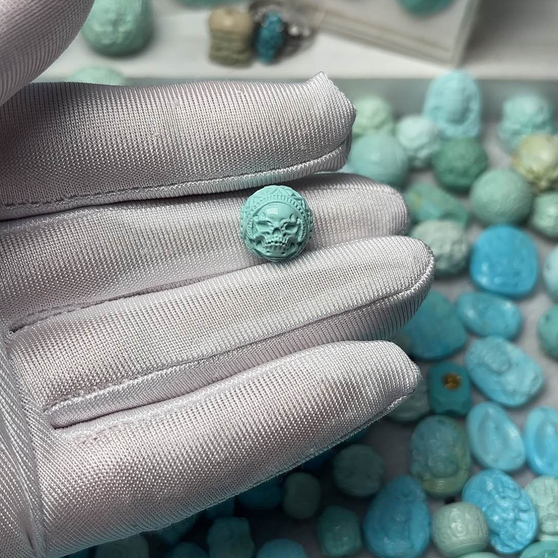 绿松石雕刻件未镶嵌