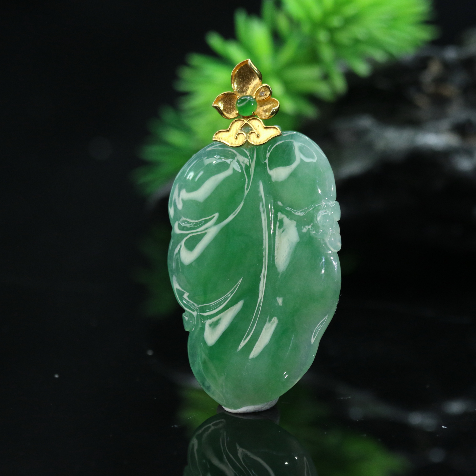 46天然缅甸翡翠A货18k叶子吊坠/500591/上海嘉禾拍卖