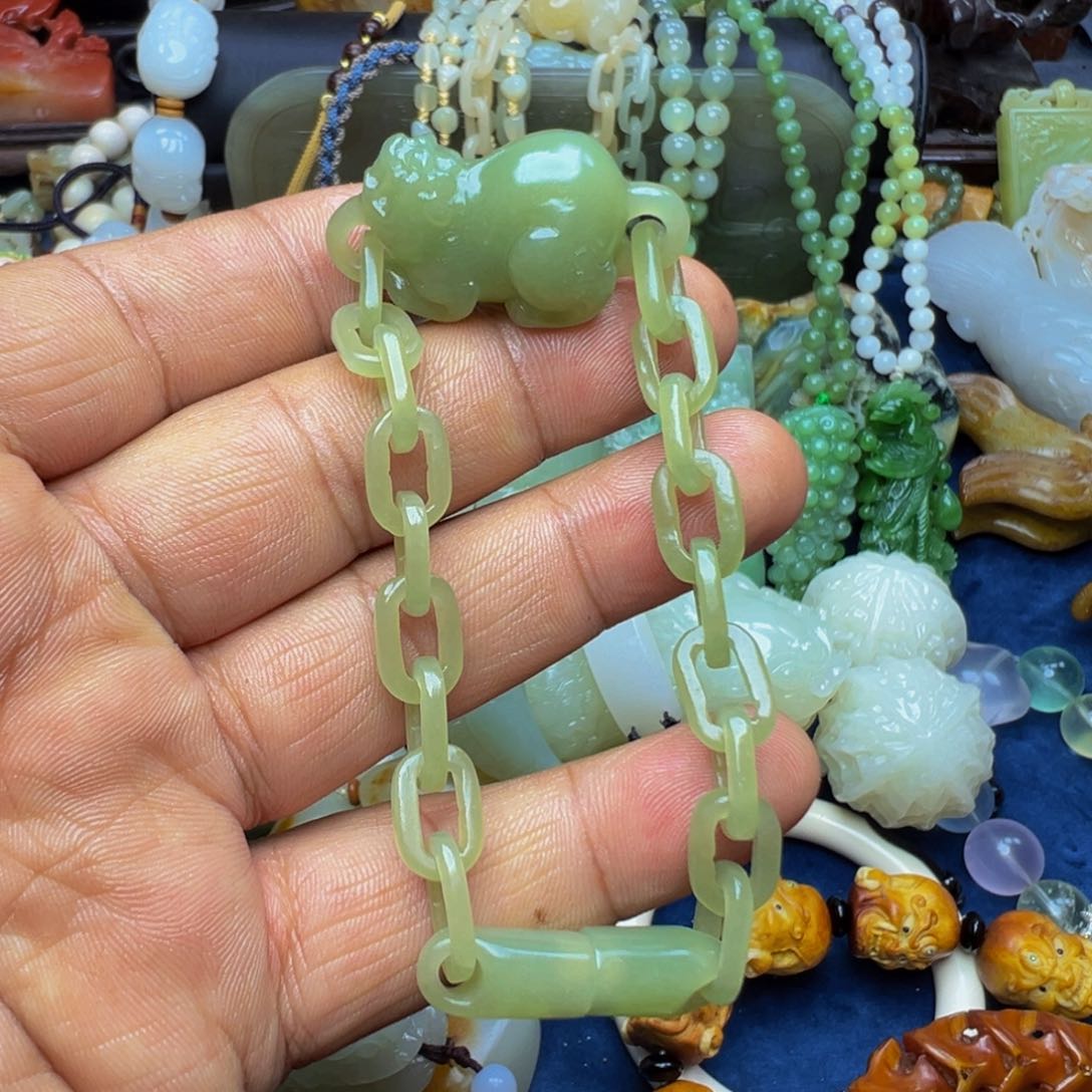 未镶嵌和田玉挂件