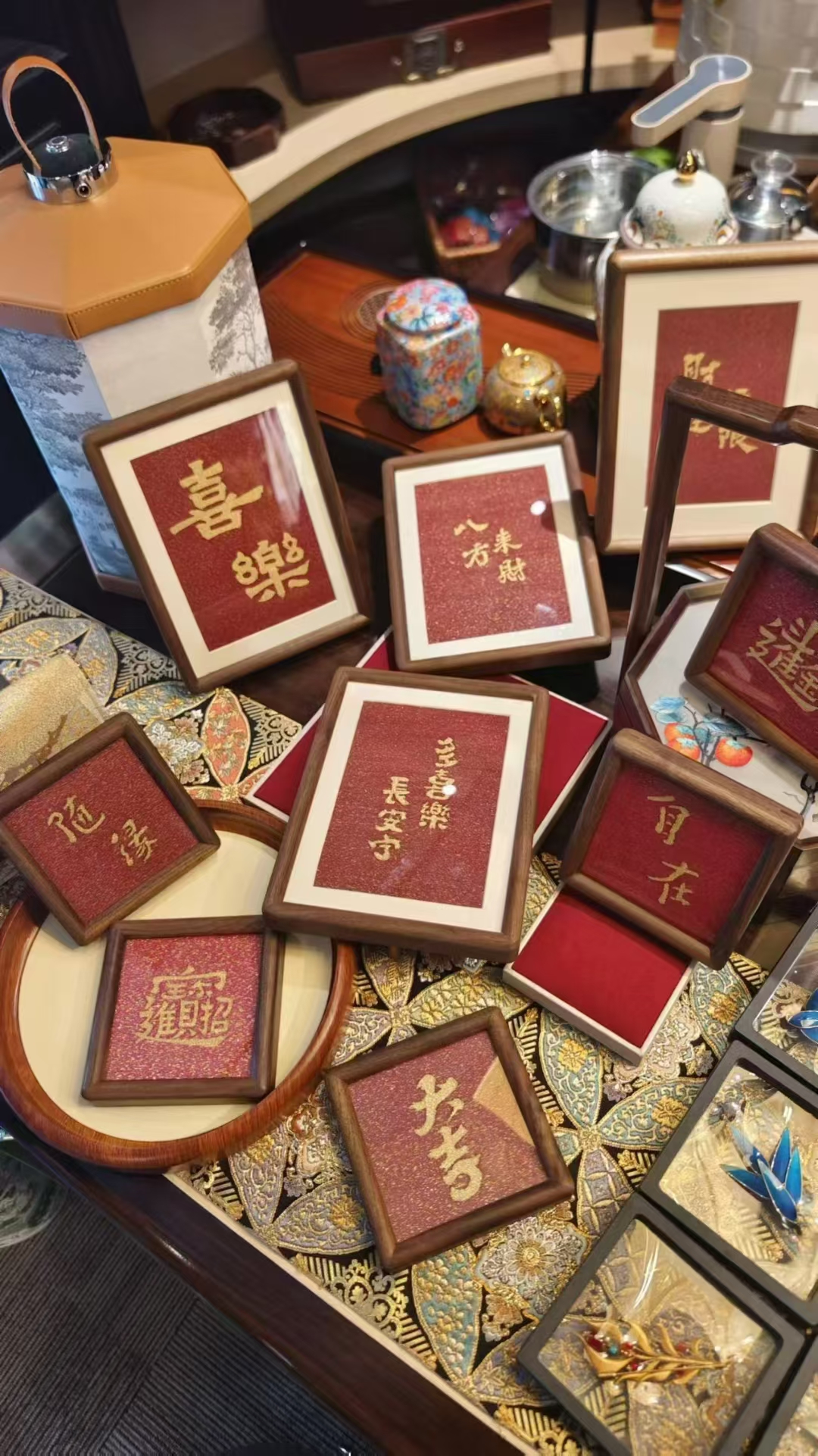 娇古苏绣新年缂丝红色捻金摆件