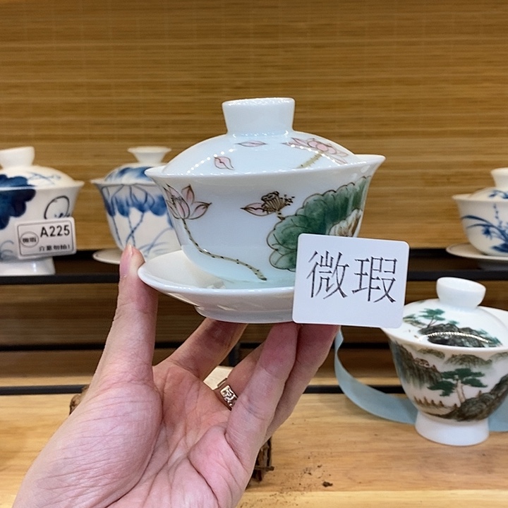 手绘荷花盖碗三才150cc一物一拍