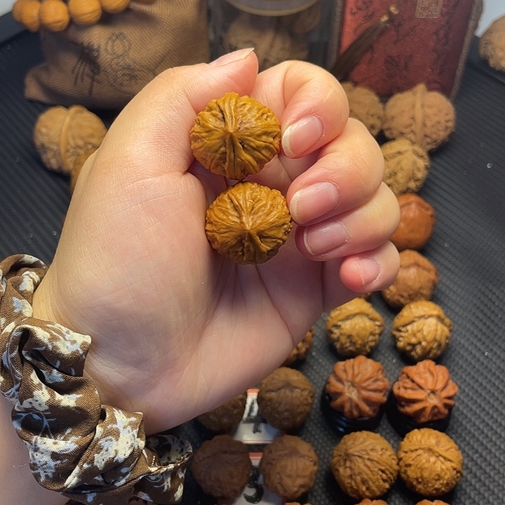 文玩核桃把件小西瓜球