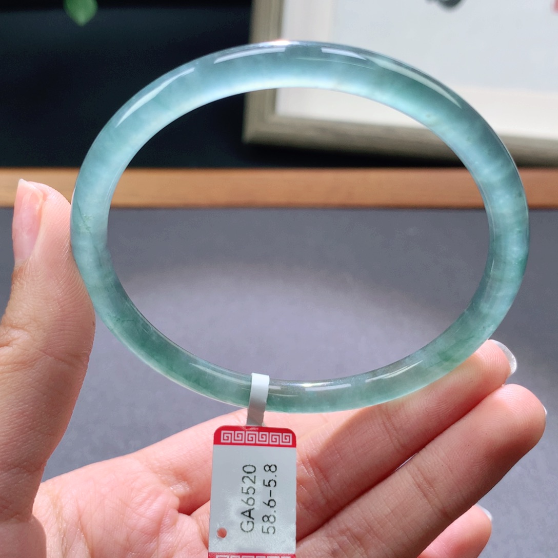 翡翠手镯未镶嵌天然翡翠手镯