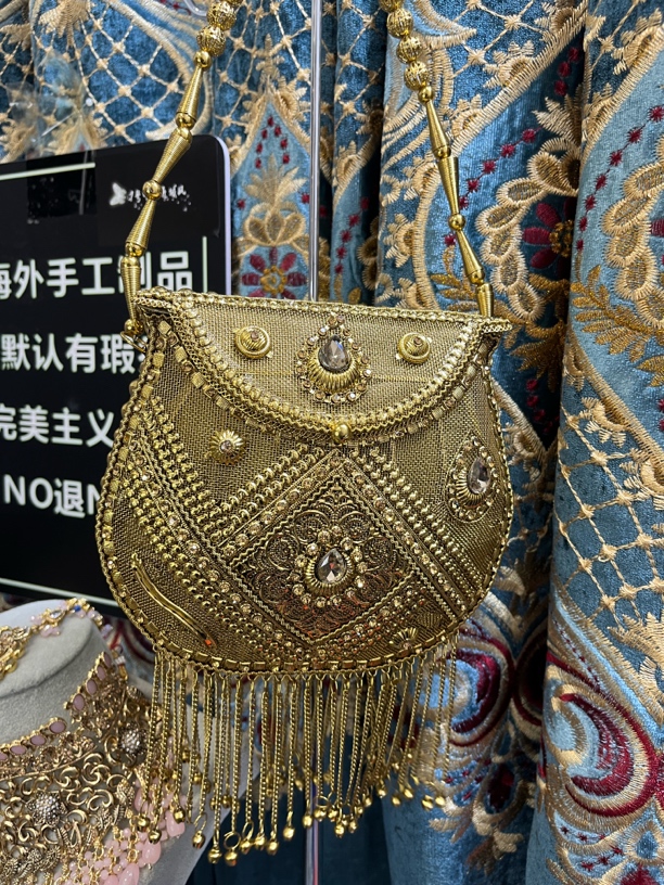 海外手工土曼重工艺包包轻奢链条包时尚金色单肩包斜跨流苏纯手工