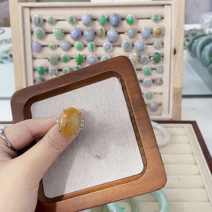 翡翠未镶嵌颈饰天然翡翠Ａ货