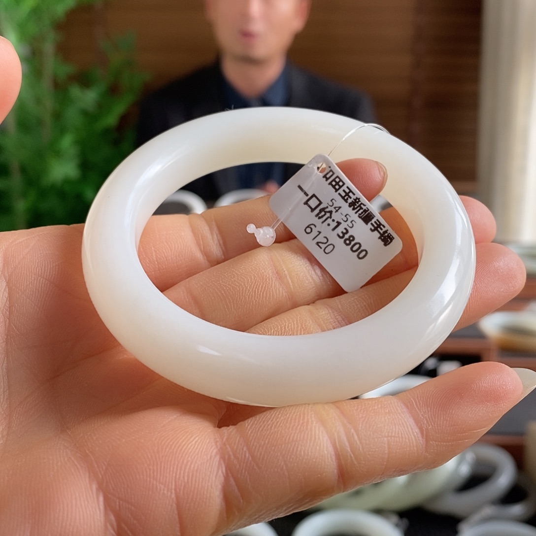 和田玉未镶嵌手镯6120