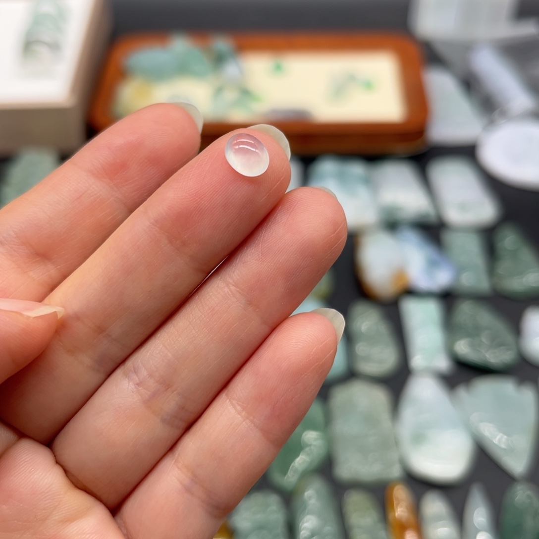 翡翠未镶嵌颈饰蛋面