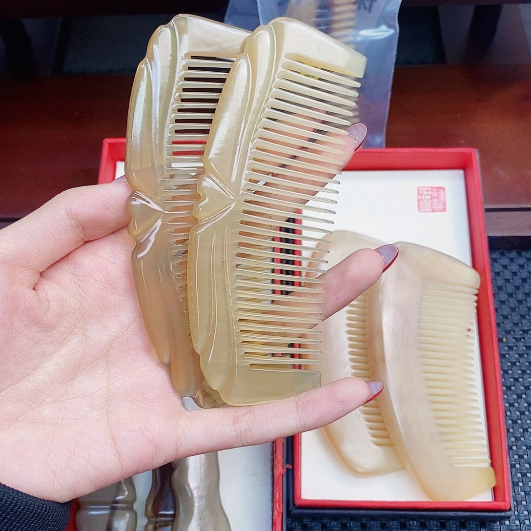 纯手工制作纯牛角梳子