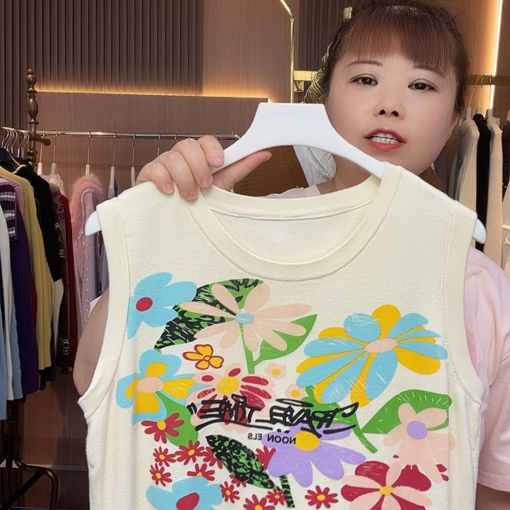 新款背心米色130斤01