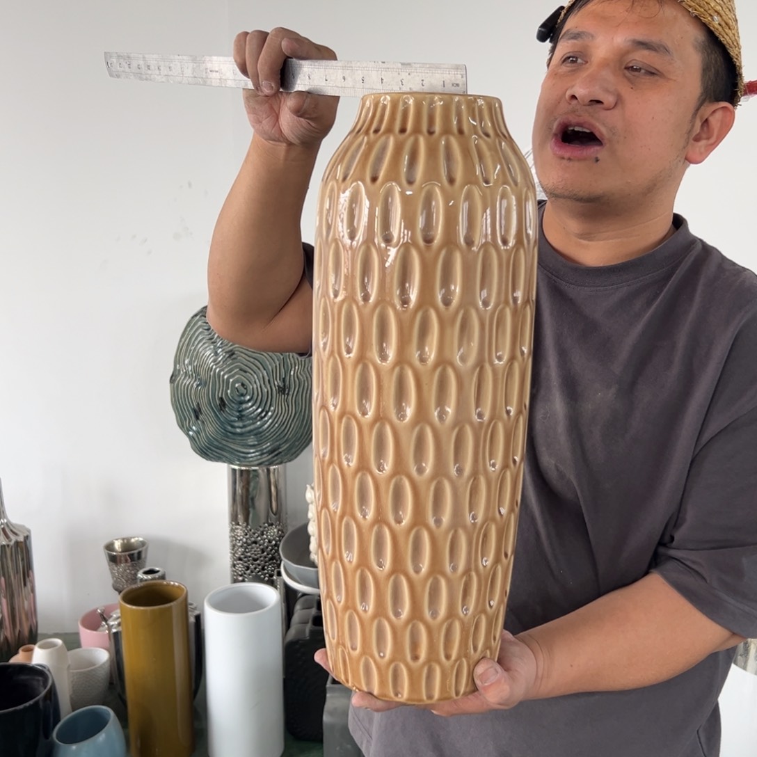 摆件13 号高中低温陶瓷瓶（部分微瑕）