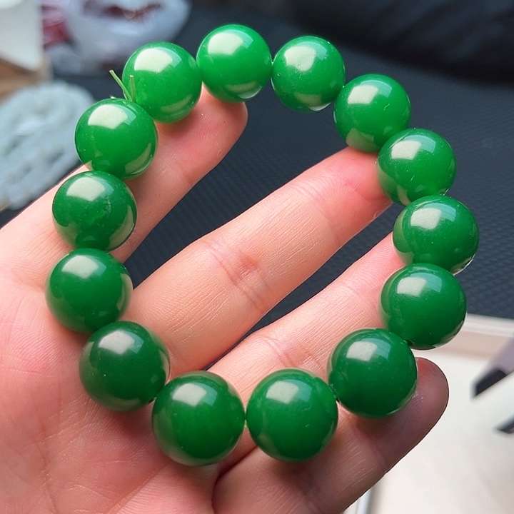 翡翠颈饰未镶嵌啊啊