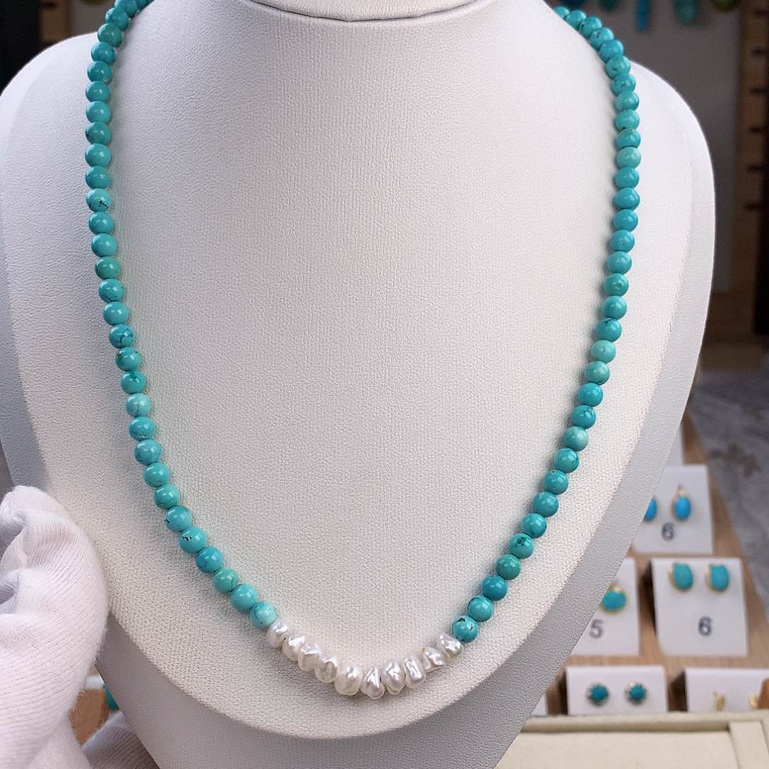 绿松石颈饰未镶嵌