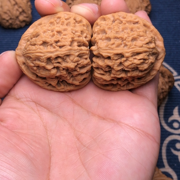 文玩核桃吊坠南疆