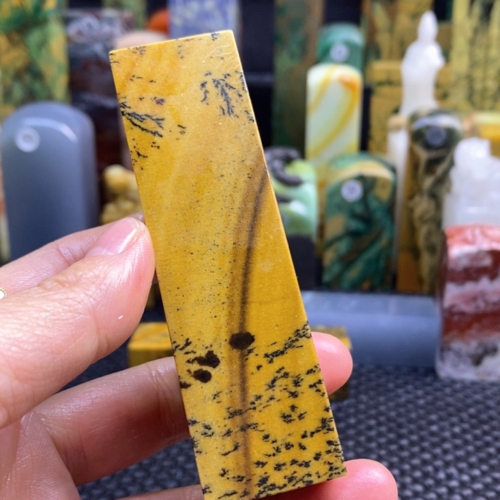 云南石利****球青田石印章石