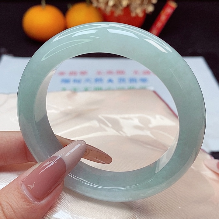 翡翠手镯未镶嵌54圈