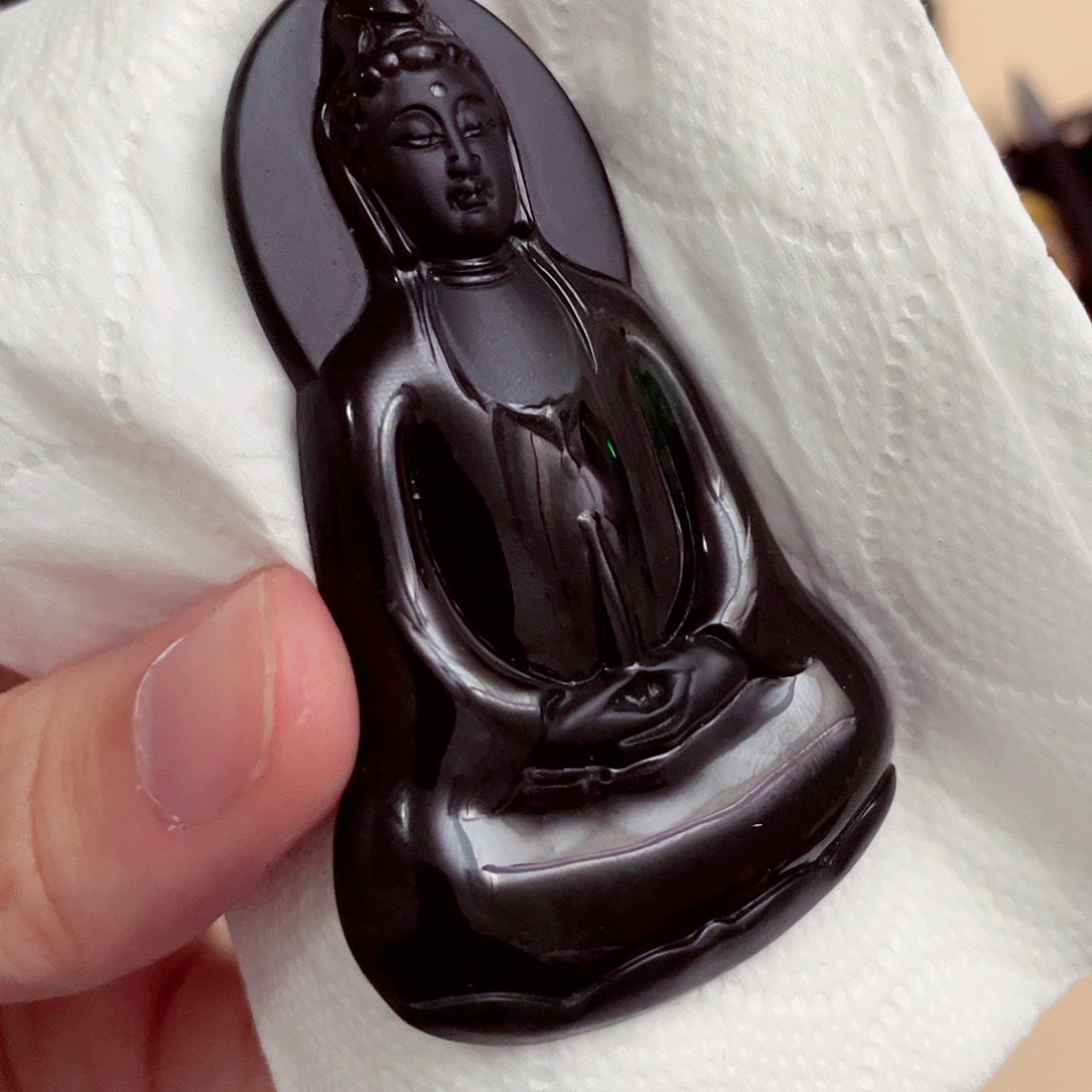 翡翠挂件未镶嵌翡翠