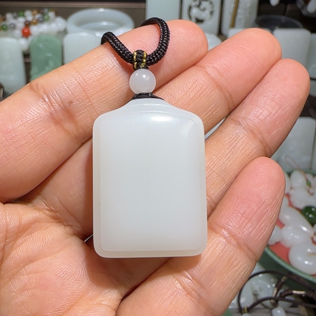 和田玉颈饰未镶嵌柿**意