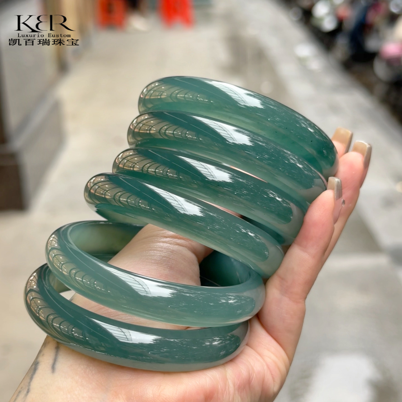 【精选】天然A货翡翠高货正圈手镯镯子气质百搭多样性/ KBR1120002